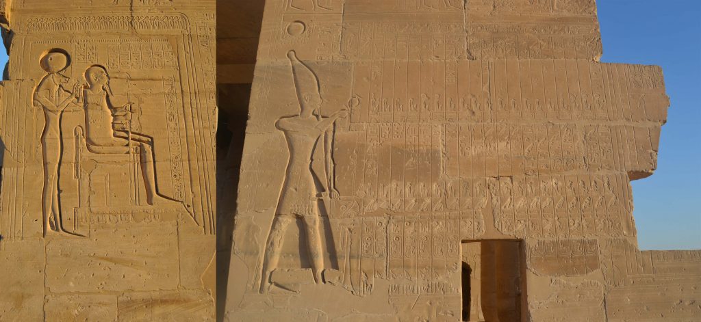 Figura 23. A: Ofrendas en honor a Ptah. B: Listas de ofrendas (fuente: fotografía de la autora).