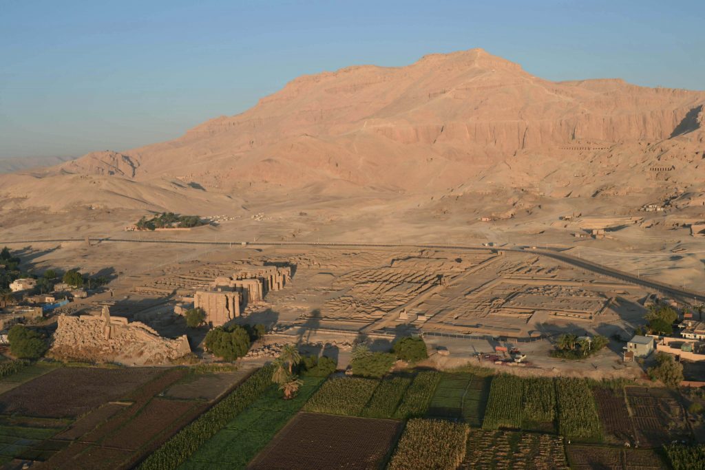 Figura 4. Vista del templo desde el noreste (fuente: fotografía de la autora).